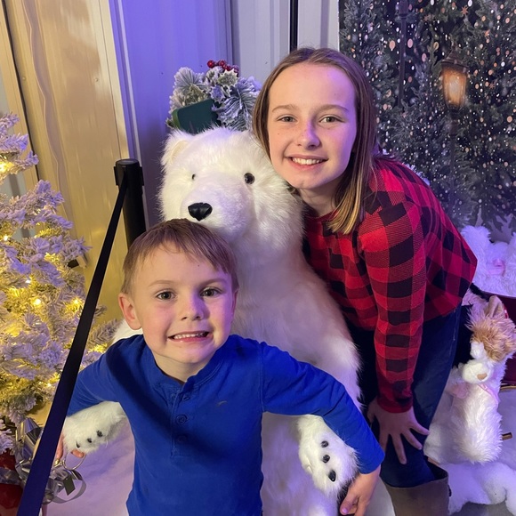 Meet your Posher, Niki - Picture 3 of 15